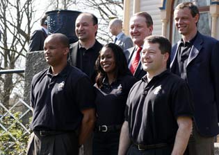 Fuglesang & co med SKFs VD Tom Johnstone.